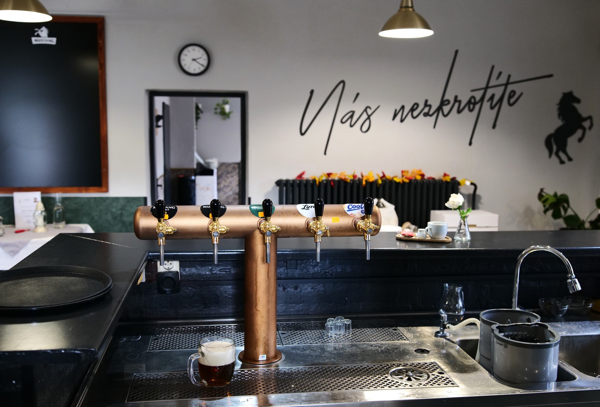 Bar restaurace Kulturní dům ve Střílkách s čepovaným pivem