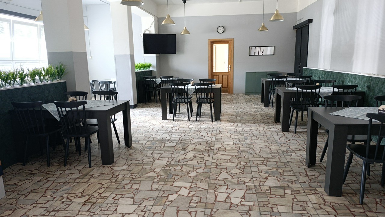 Hlavní sál restaurace Kulturní dům ve Střílkách